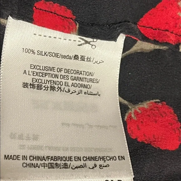 Vintage Juicy Couture 100% Silk Front Tie/Bow Strawberry Print Blouse S - Picture 13 of 13